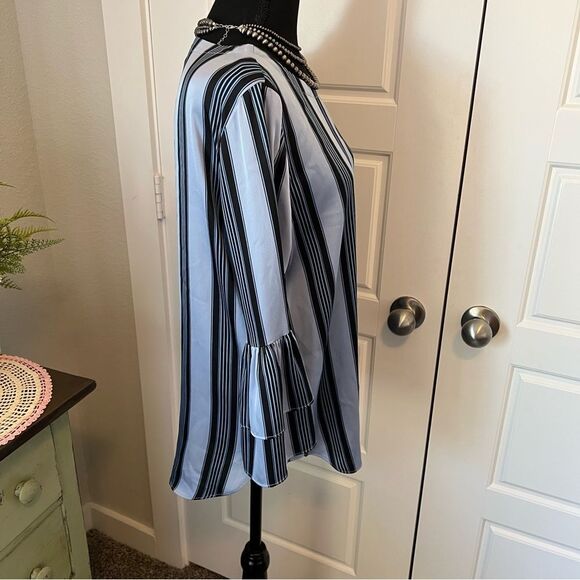 Loft Navy Blue Stripe Tiered Ruffle Tulip Sleeve Blouse Sz M Career - Picture 5 of 10